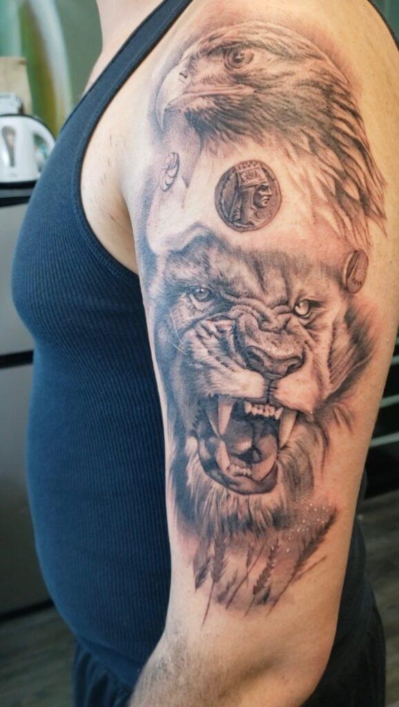 Animal tattoo artist
